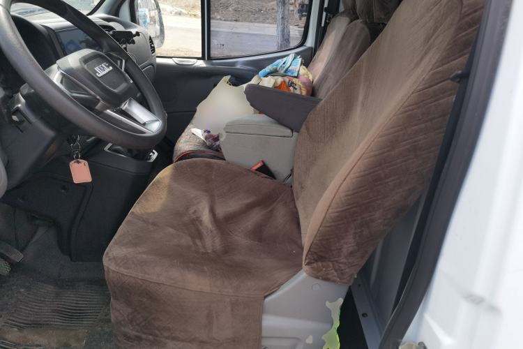 Used JMC Transit 2021 2.8T Space King Taurus Long Wheelbase Mid-Height Roof with Rear Dual Tires 3-Seater Diesel China VI Emission Standard JX493 Left Rear Seat