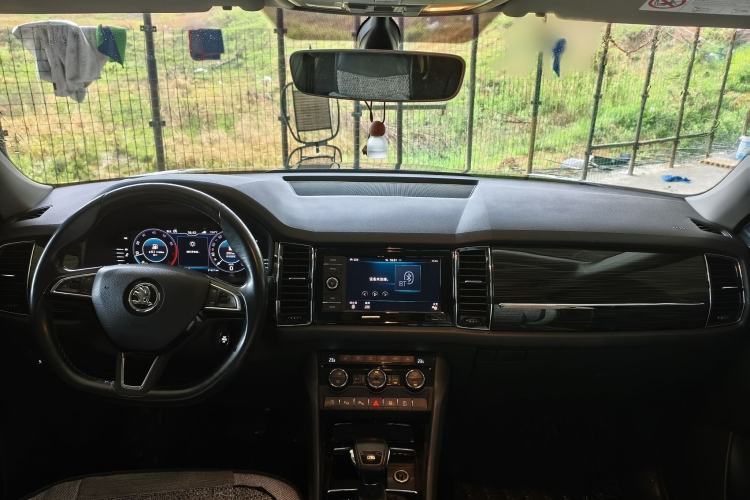 Used Skoda Kodiaq 2020 TSI330 5-Seat Two-Wheel Drive Deluxe Enjoyment Edition Center Console