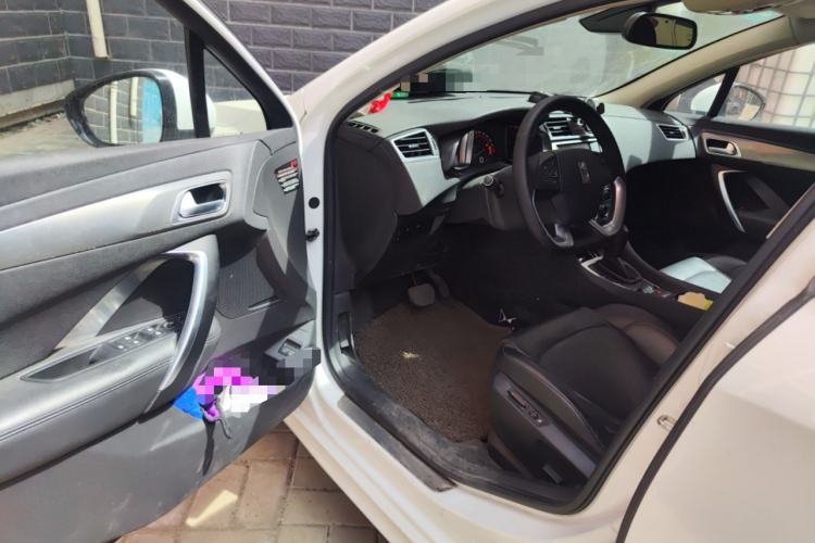 Used DS 5LS 2014 1.6T Luxury Edition THP160 Driver Seat