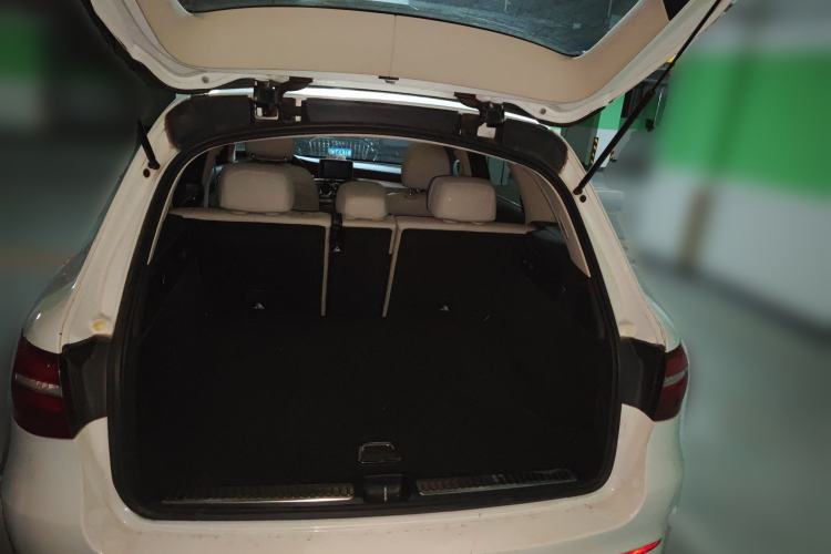 Used Mercedes-Benz GLC 2016 GLC 260 4MATIC Luxury Model Trunk