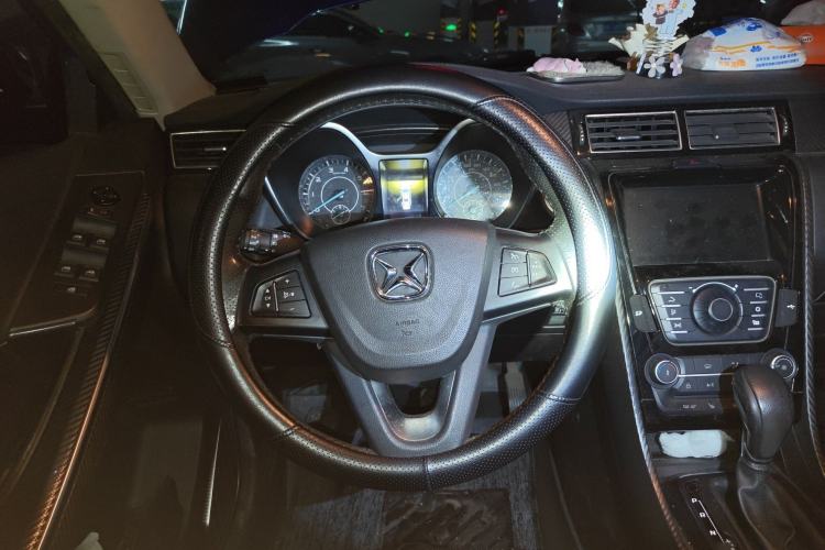 Used JMC Yusheng S330 2016 1.5L GTDi Automatic Two-Wheel Drive Prestige Edition Steering Wheel