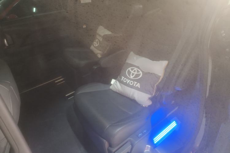 Used Toyota Granvia 2022 2.5L Hybrid Flagship Edition