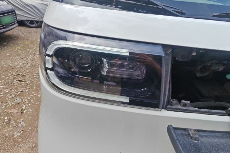 Used SAIC MAXUS Dana V1 2024 V1 Short Wheelbase Low-Roof Multi-Function Version (51 kWh)
