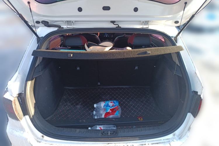 Used Kia KX Cross 2017 1.4L MT GLS
