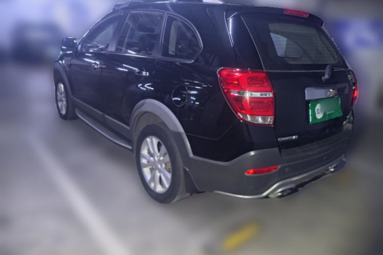 Used Chevrolet Captiva 2015 2.4L 4x4 Flagship Edition 7-Seater
