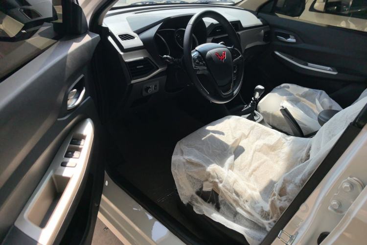 Used Wuling Hongguang 2021 1.5L Facelifted S Comfort Version with Electric Power Steering LAR Driver Seat