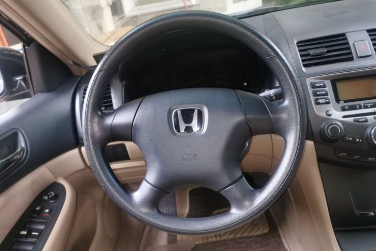 Used Honda Accord 2005 2.0L standard version
