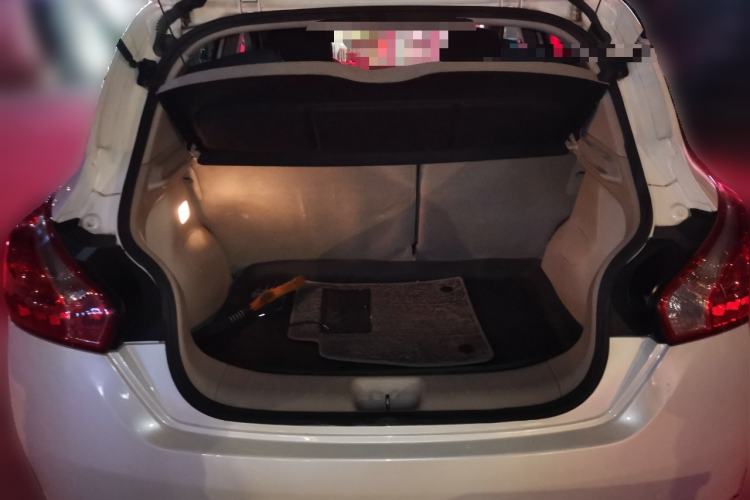 Used Nissan Tiida 2011 1.6L Manual Smart Version