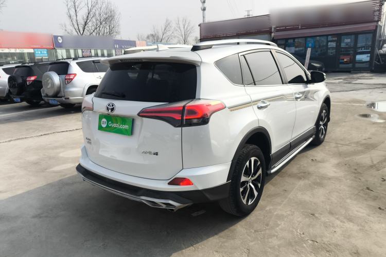 Used Toyota RAV4 2016 2.0L CVT Two-Wheel Drive Fashion Edition China V Standard
