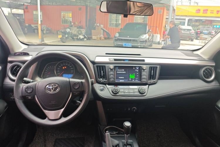 Used Toyota RAV4 2016 2.0L CVT Two-Wheel Drive Fashion Edition China V Standard