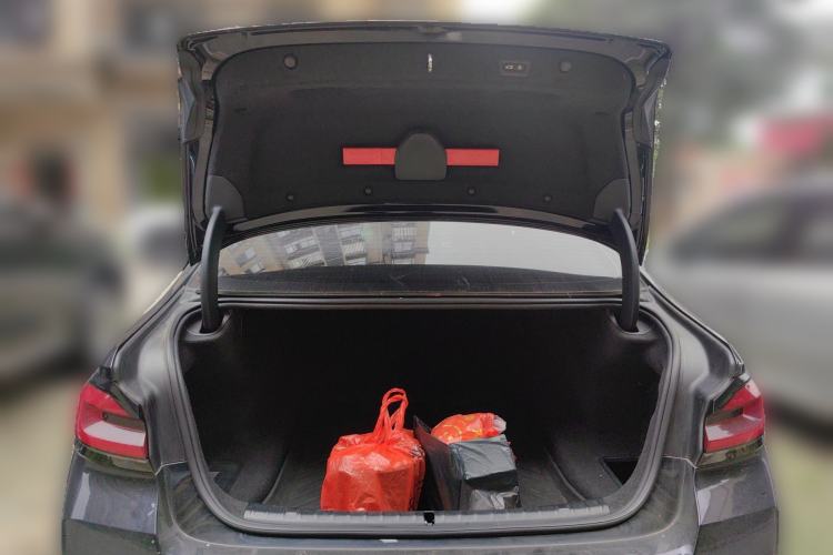 Used BMW 5 Series 2022 Second Facelift 530Li Luxury Version M Sport Package Trunk