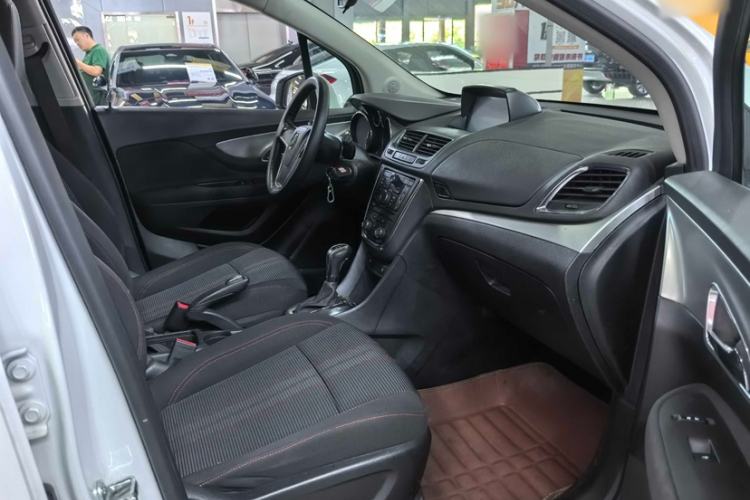 Used Buick Encore 2015 1.4T Automatic Two-Wheel Drive Urban Elite Version Interior 7