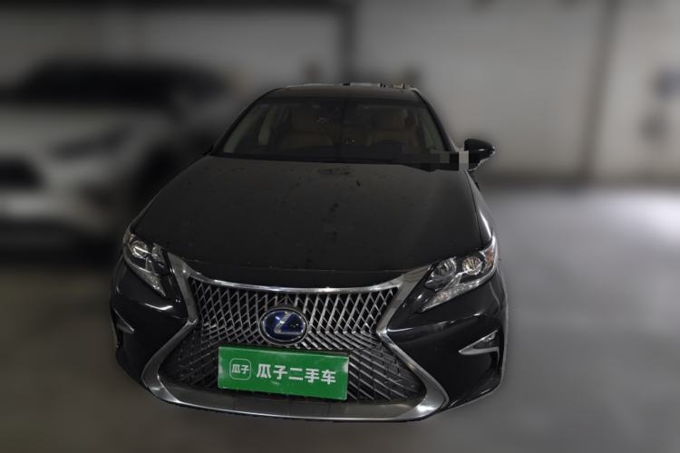 Used Lexus ES 2017 300h Mark Levinson Comfort Edition