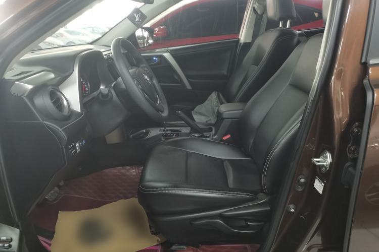 Used Toyota RAV4 2019 2.0L CVT Two-Wheel Drive Fashion X Limited Edition China V Standard
