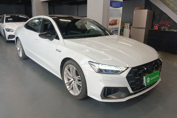 Used Audi A7L 2024 45 TFSI quattro Luxury Edition Front Right 45 Deg