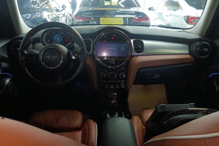 Used MINI MINI 2022 Updated 1.5T COOPER Artist Five-Door Edition