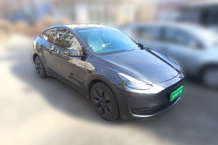 Used Tesla Model Y 2024 Rear-Wheel-Drive Version Front Right 45 Deg