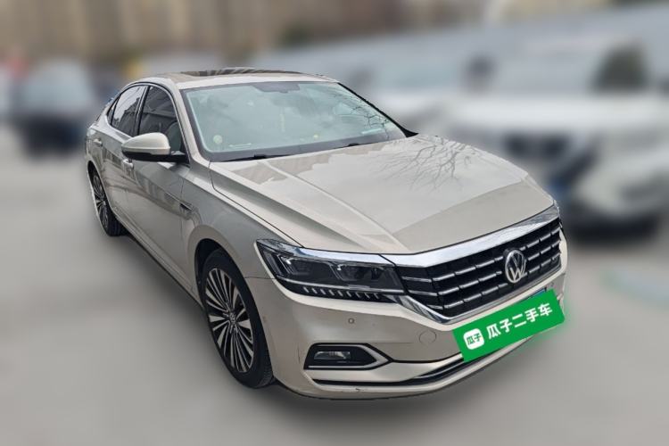 Used Volkswagen Passat 2019 330TSI Luxury Edition China VI
