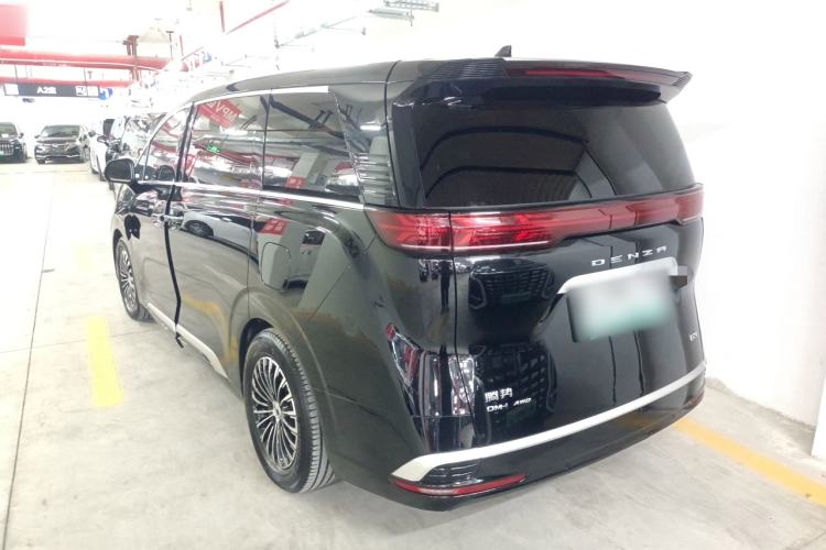 Used Denza D9 2022 DM-i 970 Four-Wheel Drive Prestige Model
