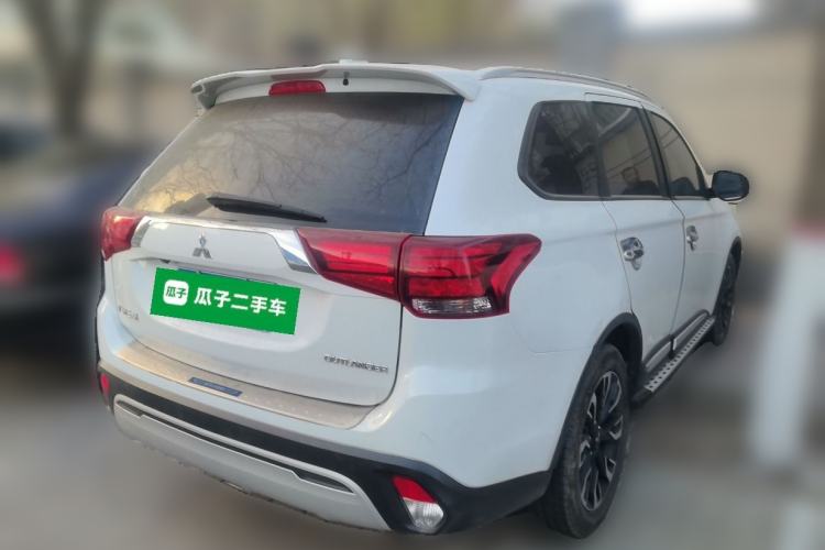 Used Mitsubishi Outlander 2019 2.0L Two-Wheel Drive Comfort Edition 5 Seats China V Standard Rear Right 45 Deg