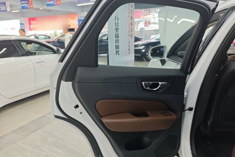 Used Volvo XC60 2019 T5 4x4 Smart Edition China VI Standard