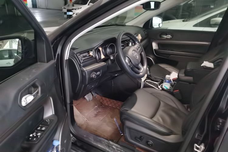 Used Jeep Commander 2018 2.0T Two-Wheel Drive Enjoyment Version China VI Emission Standard