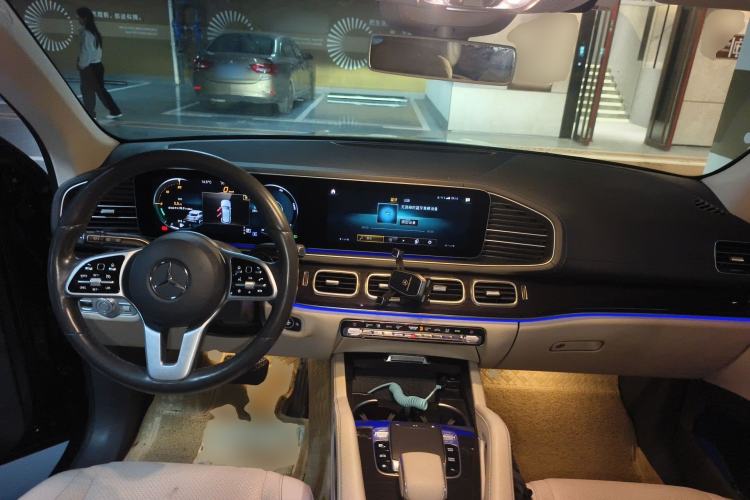 Used Mercedes-Benz GLE 2020 Restyled GLE 350 4MATIC Fashion Edition Center Console