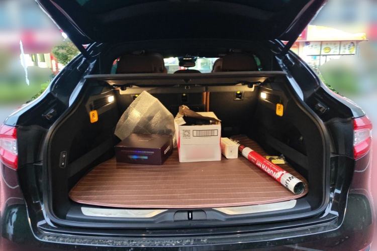 Used Maserati Levante 2018 3.0T Standard Edition Trunk