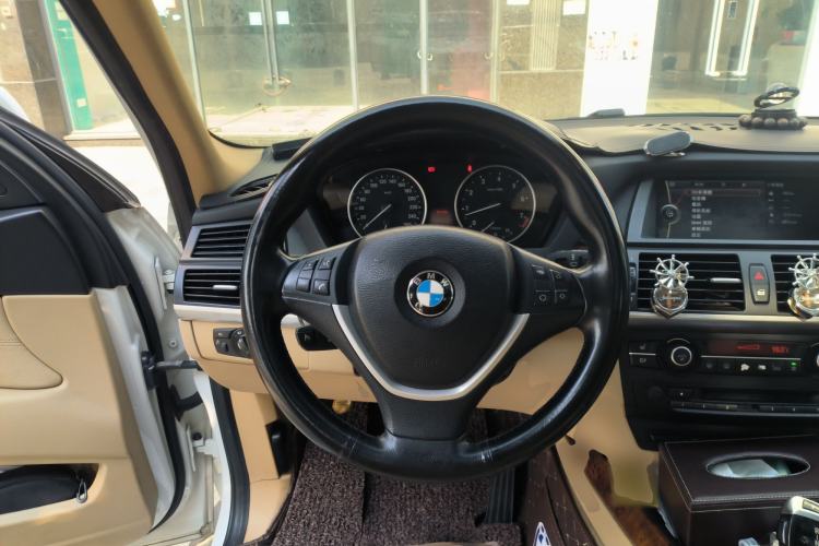 Used BMW X5 2011 xDrive35i Luxury Model
