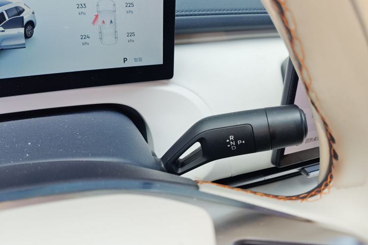 Used Geely Galaxy Xingjian 7 EM-i 2025 120km Exploration+ Version Gear Lever