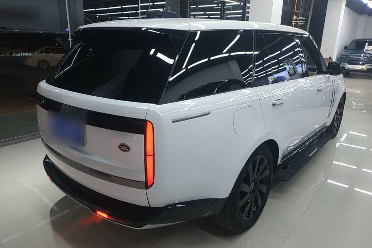 Used Land Rover Range Rover 2023 3.0 L6 400 PS Prestige Seven-Seater Extended Version
