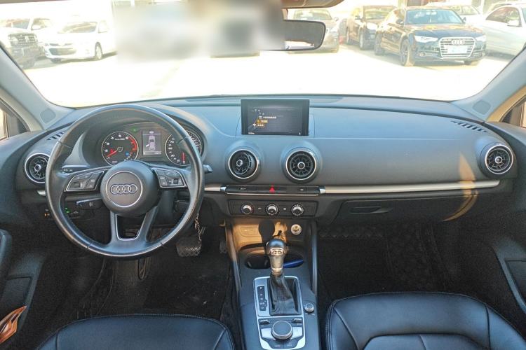 Used Audi A3 2020 Restyled Sportback 35 TFSI Entry-Level China VI Emission Standard Center Console