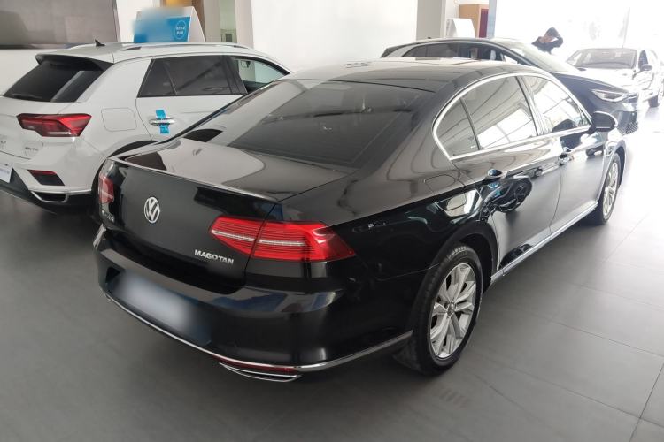 Used Volkswagen Magotan 2018 Facelift 330TSI DSG Luxury Model Rear Right 45 Deg
