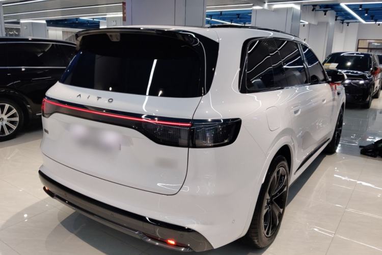 Used Hima AITO M8 2025 Extended-Range Ultra Version 53.4 kWh 6-Seater Edition
