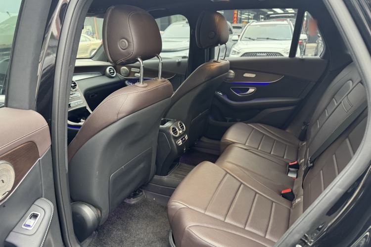 Used Mercedes-Benz GLC 2022 Second Facelift GLC 260 L 4MATIC Luxury Edition Interior 7