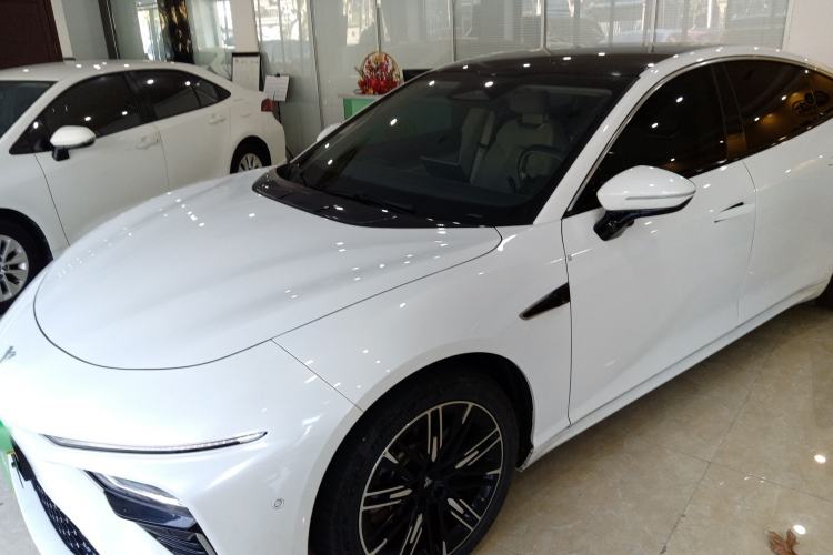 Used NETA S 2022 Extended-Range Version 1160 km Range Rear-Wheel Drive Mid-Grade