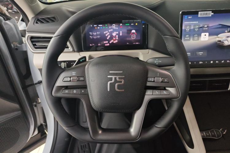 Used BYD Yuan UP 2025 Intelligent Driving Version 401 KM Dynamic Edition Steering Wheel