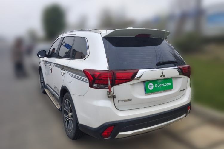Used Mitsubishi Outlander 2018 2.0L Two-Wheel-Drive Jiale Edition 7-Seater