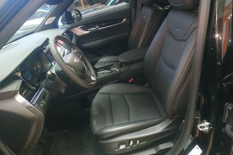 Used Cadillac XT6 2022 2.0T Six-Seater Four-Wheel Drive Luxury Version Left Front Seat