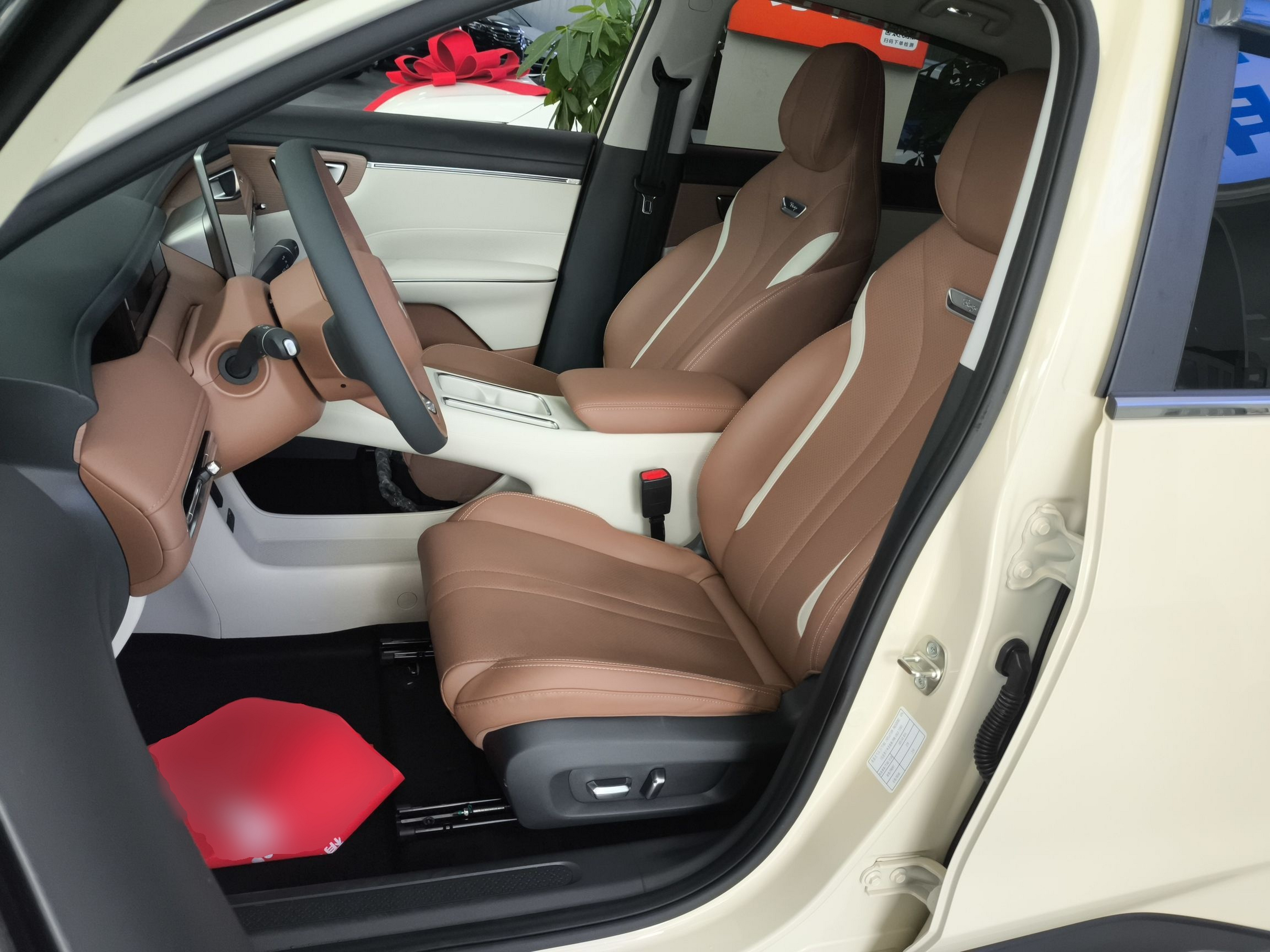 المقاعد الأمامية داخل السيارة