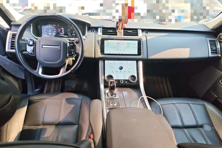 Used Land Rover Range Sport 2021 3.0 L6 SE Center Console