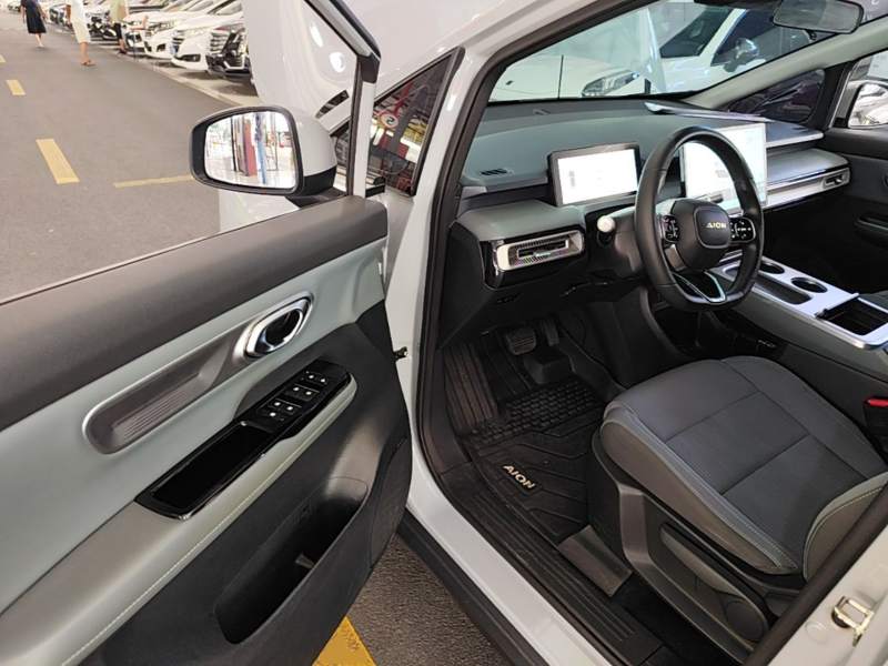 Used AION Y 2024 Younger — 15