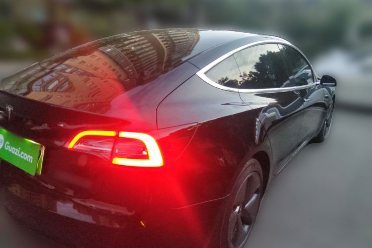 Used Tesla Model 3 2019 Long-Range All-Wheel-Drive Version
