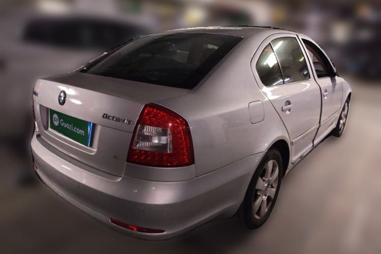Used Skoda Octavia 2010 2.0L Automatic Yijun Edition Rear Right 45 Deg