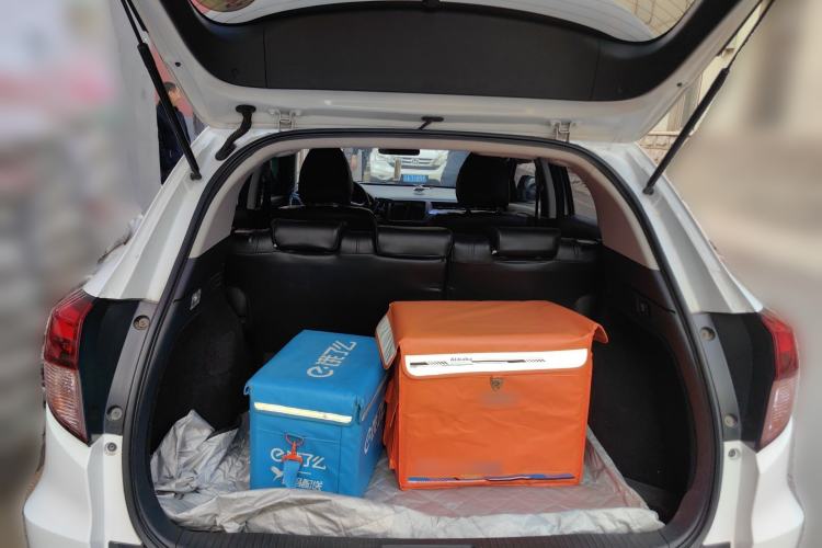 Used Honda Vezel 2017 1.8L CVT Front-Wheel Drive Pioneer Edition Trunk