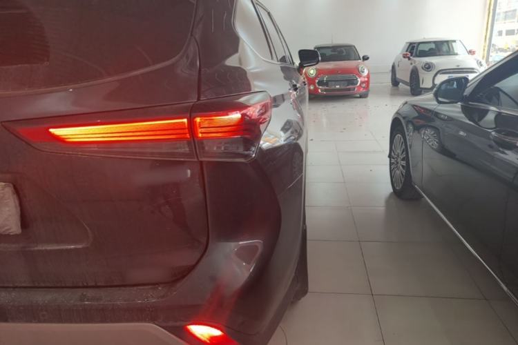 Used Toyota Highlander 2023 2.5L Smart Electric Hybrid Dual-Engine Four-Wheel Drive Prestige Version – 7 Seats
