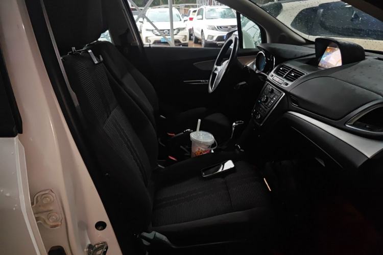 Used Buick Encore 2015 1.4T Automatic Two-Wheel Drive Urban Elite Version
