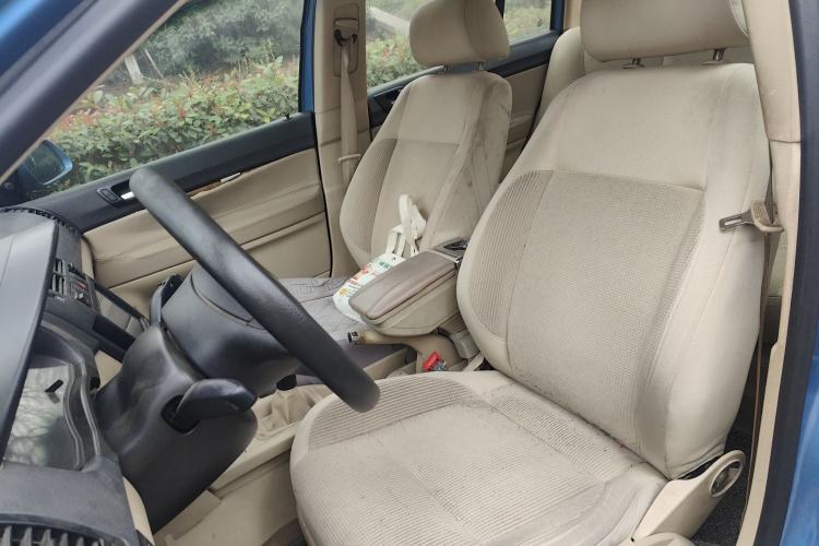 Used Volkswagen Polo 2009 Jingqu 1.4L Manual - Elegant Edition