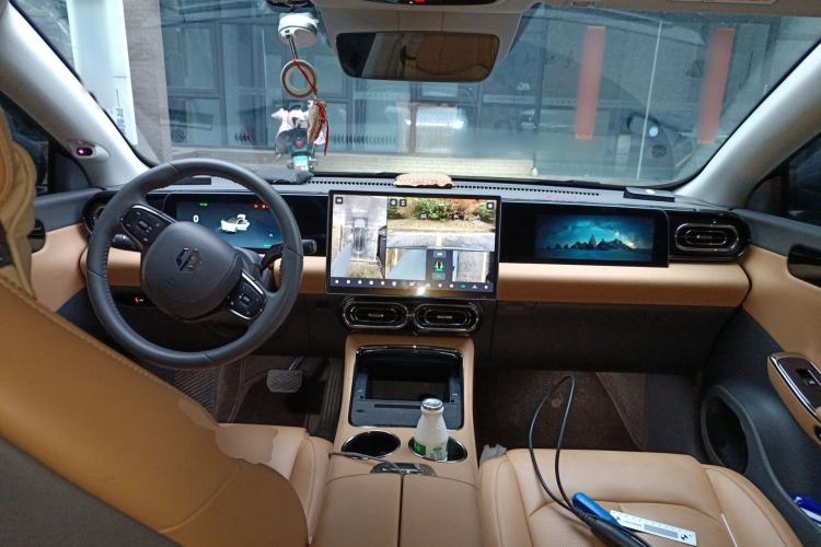 Used Leapmotor C01 2024 Pure Electric 525 Luxury Edition Center Console