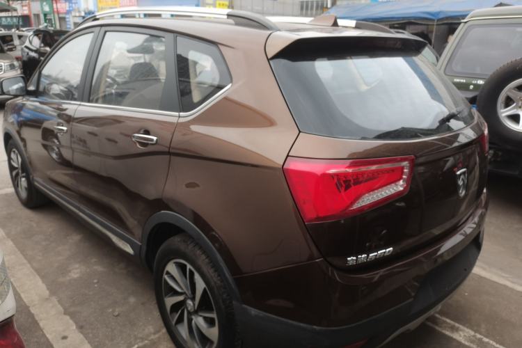 Used Baojun 560 2015 1.8L manual luxury version
